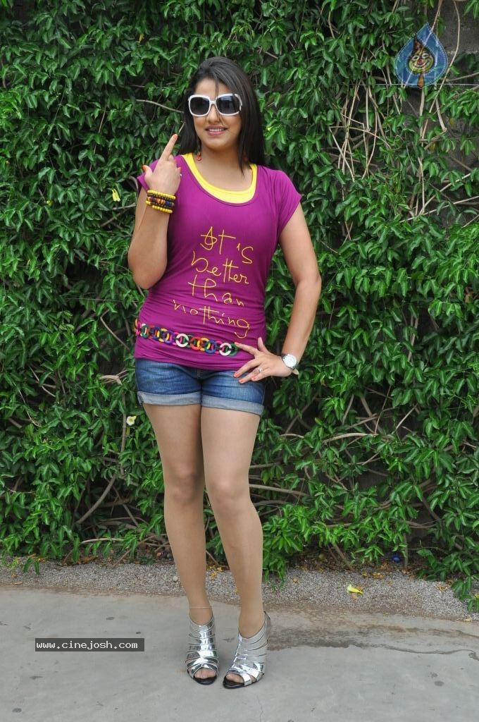 Shivani Hot Stills - 28 / 95 photos