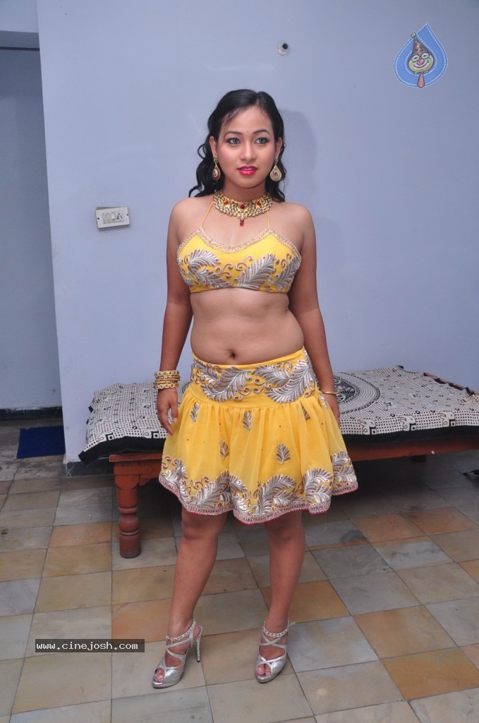 Sneha Spicy Stills - 76 / 85 photos