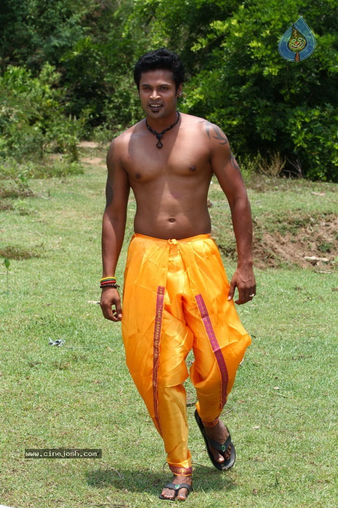 Sowdharya Tamil Movie Hot Stills - 64 / 92 photos