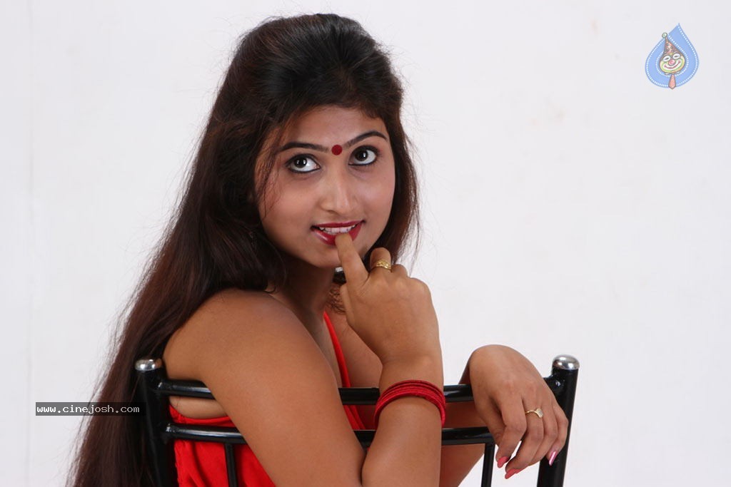 Swapna Hot Stills - 35 / 37 photos