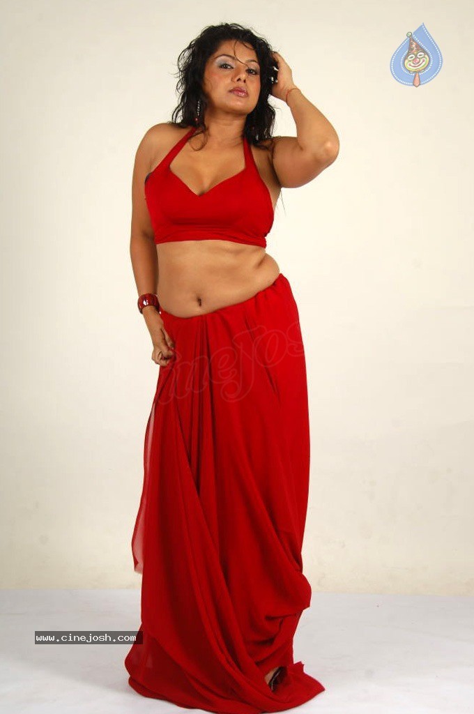 Swathika Spicy Stills - 32 / 84 photos