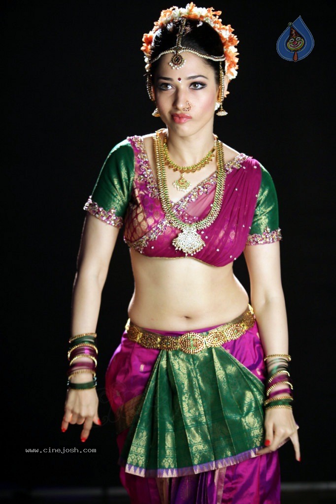 Tamanna New Hot Gallery - 25 / 140 photos