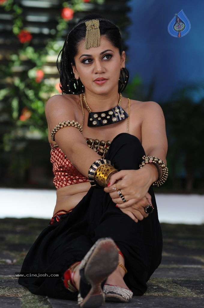 Tapsee Hot Gallery - 38 / 52 photos