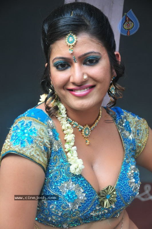 Taslima Sheik Spicy Gallery  - 38 / 57 photos