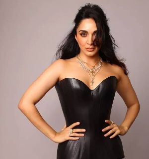 Married actresses shocking with bold roles