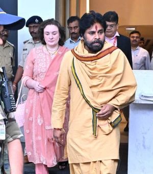 Pawan Kalyan Undergoes Shoulder Surgery In Mumbai
