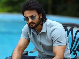Tollywood Heroes Are Now Turning Directors Too - Sudheerbabu Joins The List