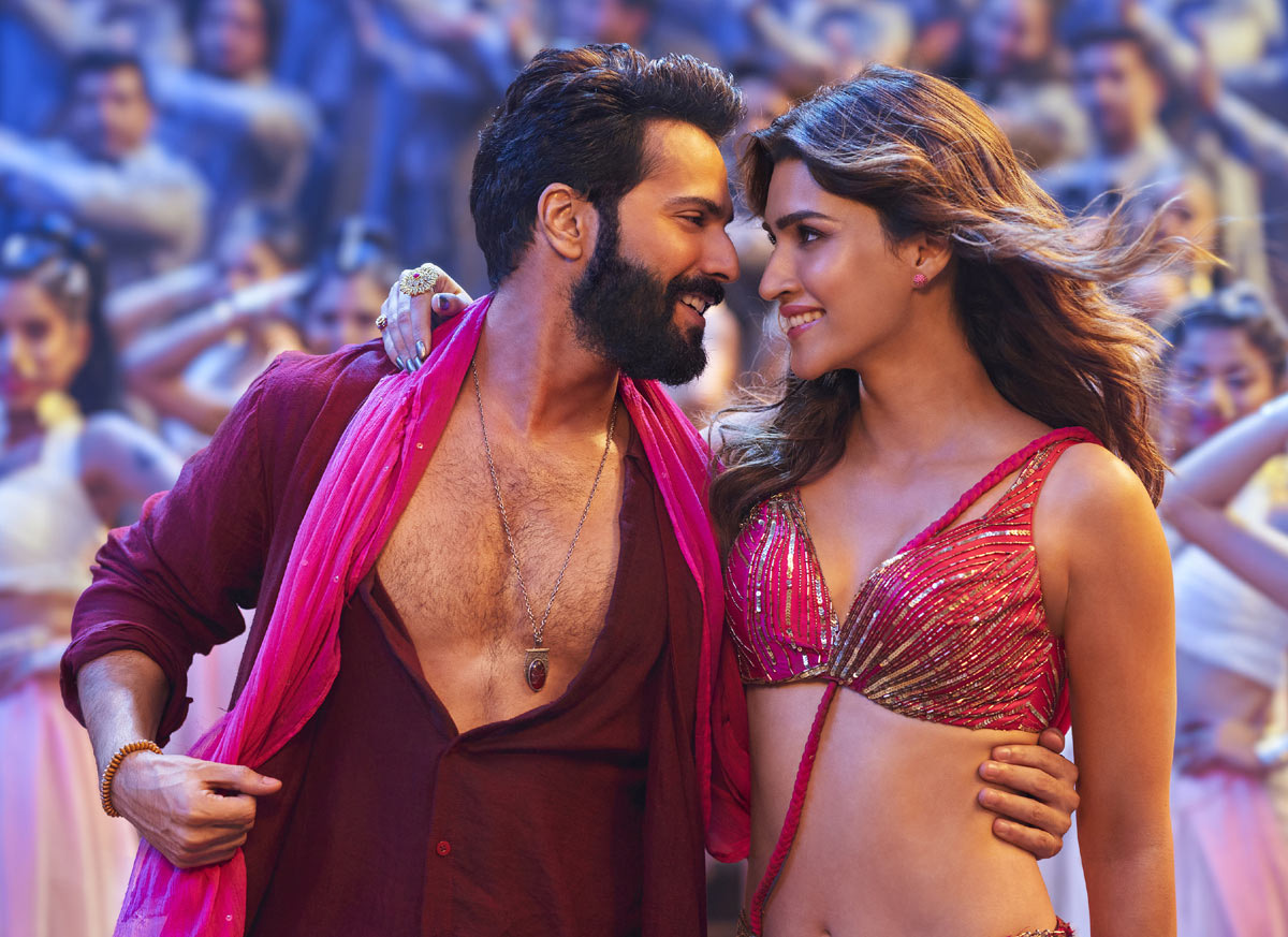 -Varun Dhawan-Kriti Sanon -