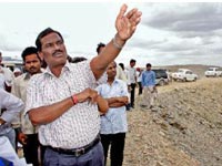 Illegal digging of bunds caused Voleru breach: Collector