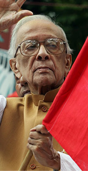 Communist stalwart Jyoti Basu no more.