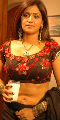 Mysore Ranjitha Aunty Sex - Who is better Ranjitha or Bhuavneshwari? | cinejosh.com