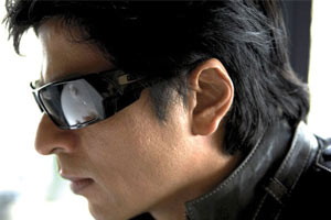 Shahrukh challenges Amitabh with Don 2