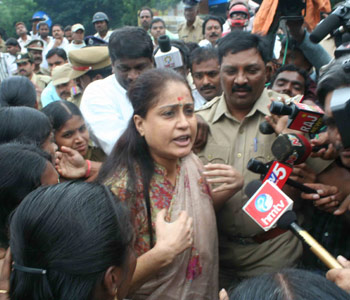 Vijayashanti arrested