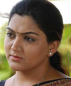 Venky's lucky heroine loves Junior NTR