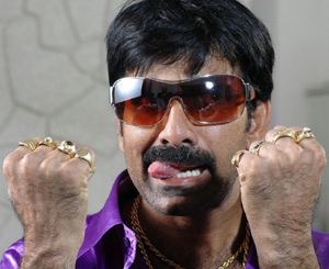 Raviteja 'Kaththi' Kashtaalu!