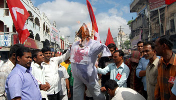 CPI (M) stages another protest against Obama visit