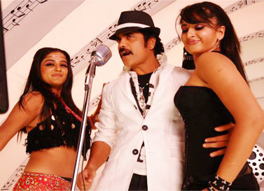 Nag staying 'Bindaas' with 'Ragada'