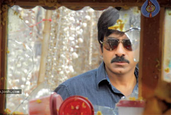 Raviteja irritating with 'Mass Maharaj'