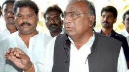 Do not spare 'corrupt' Jagan: VH