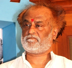 Rajni makes fans happy