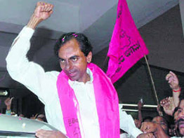 Police slaps cases against KCR, T leaders