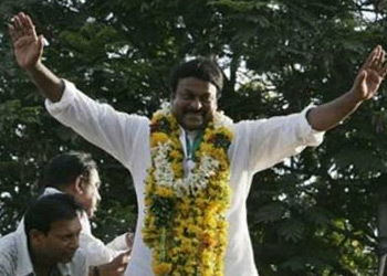 Chiru challenges Jagan to prove dilution of YSR schemes