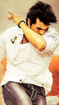 'Rachcha' waiting for Ramcharan