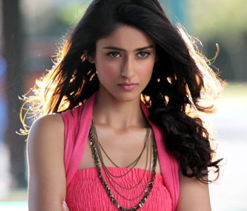 Ileana, Golden Leg for Mega Family