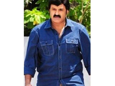 Balayya Eyeing on Hot Heroine!