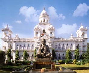 Assembly fails to function on 2nd day over Telangana issue