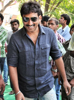 'Baadshah' Gives 'Dookudu' Credit to Vaitla?