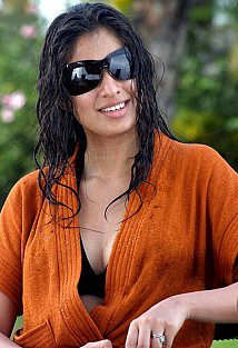 214px x 313px - Lakshmi Rai as Kodi's 'Rani Ranamma' | cinejosh.com
