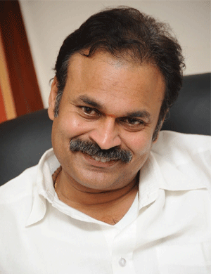 Nagababu Extends Support to Chiranjeevi