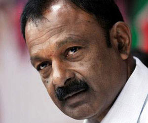 Raghuveera asks ex-colleagues to return to Congress