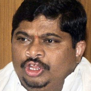 Ponnam refuses to apologize to Jagadish Reddy