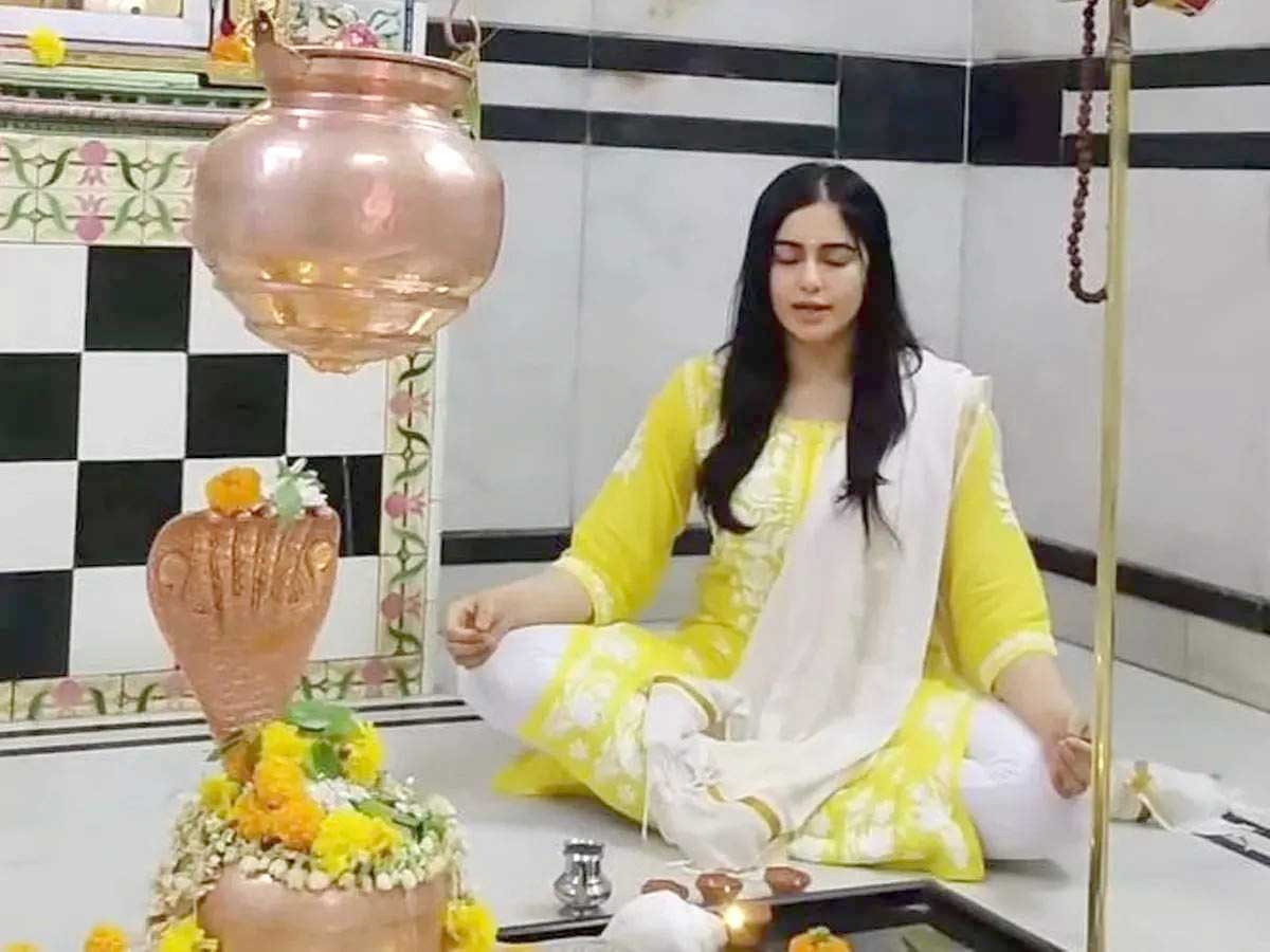 Adah Sharma recites Shiv Tandav Stotram