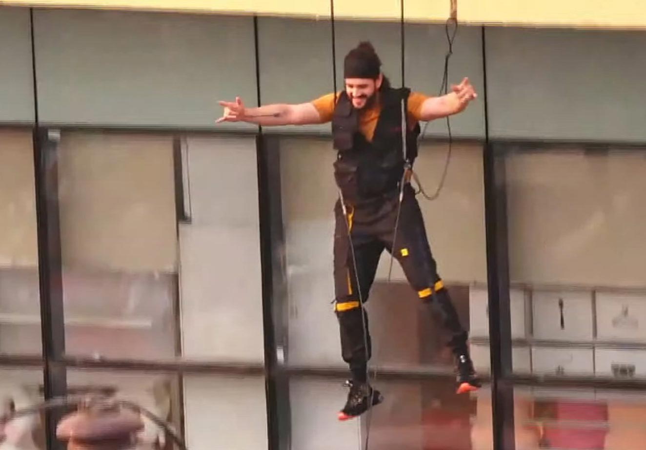 Akhil Daredevil Stunt To Promote Agent