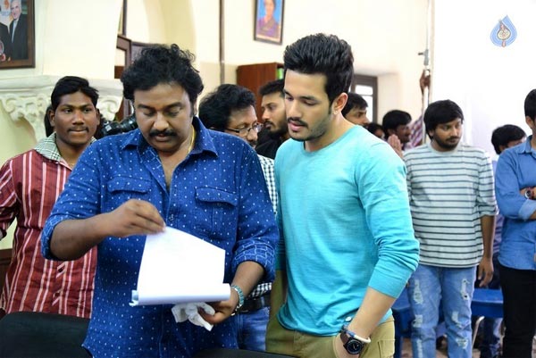 Akhil Fainted on Rehearsals of Introduction Song