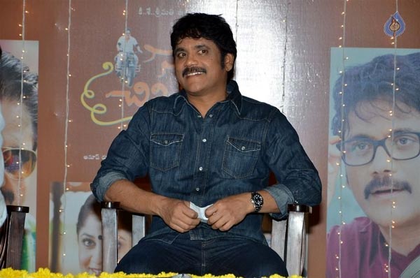 Akhil Should Save Heroine Not World, Nagarjuna