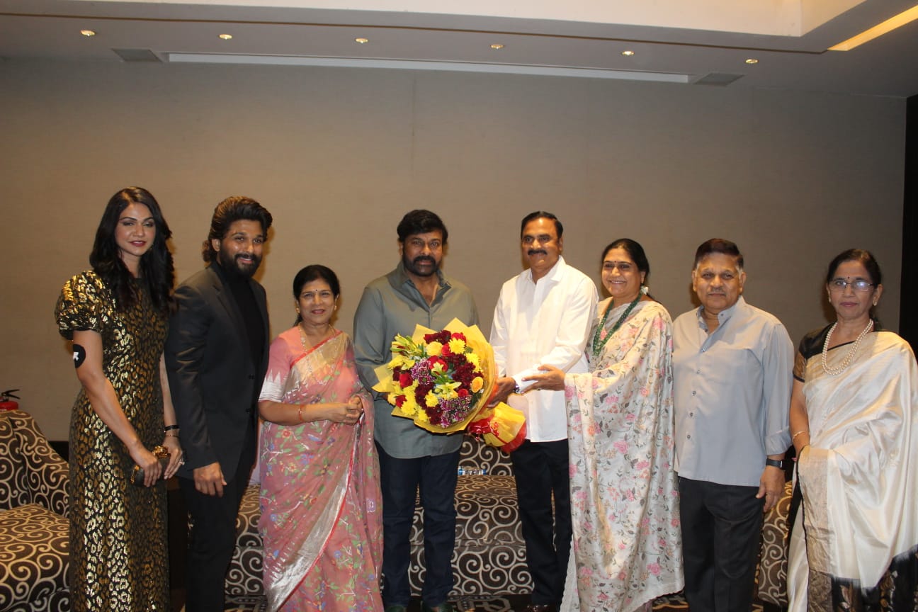 Allu Arjun felicitated in an extravagant manner