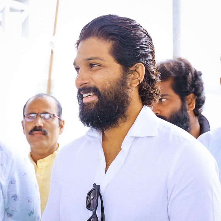 Allu Arjun fighting it out in Kakinada