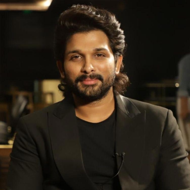 Allu Arjun lands in Visakhapatnam