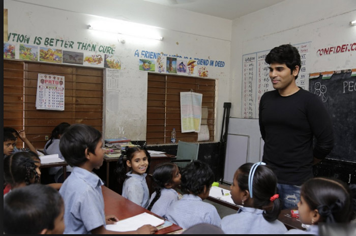 Allu Sirish Turned English Teacher