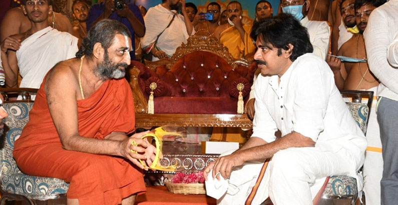 Analysis: Why Chinna Jeeyar Swamy Preferred Pawan to Jagan?