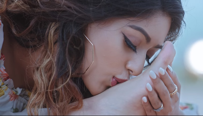  Anu Emmanuel kissing the feet of Naga Chaitanya