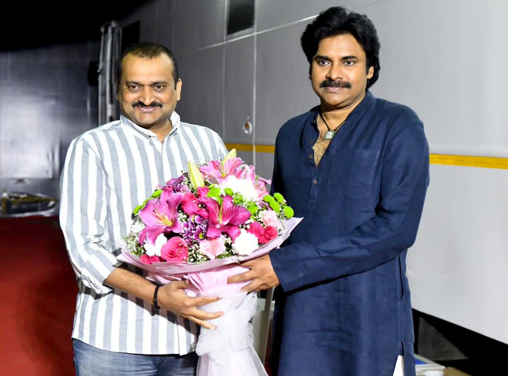 Pawan's Bhakt Chants 'Chiru Mantra' | Cinejosh.com