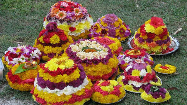 Bathukamma Song in Jeevitha Chakram