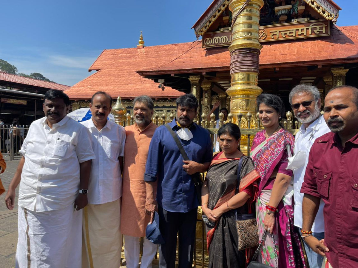 Chiranjeevi and Surekha visiting temples