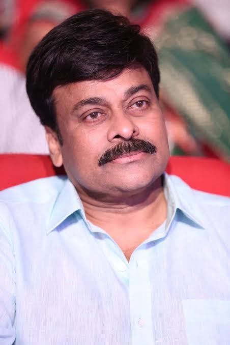 Chiranjeevi Hosts Class of 80s