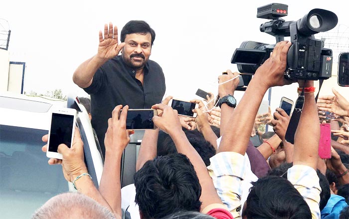 Chiranjeevi Warm Welcome In Vijayawada